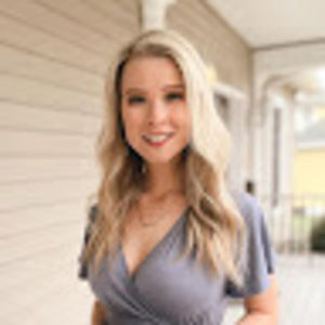 Meet your Posher, Adrienne